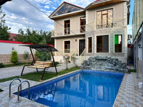 Friend's House